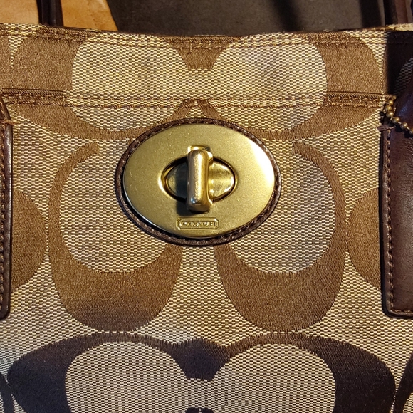 VINTAGE COACH HAMPTON SHOULDER BAG - Picture 5 of 12